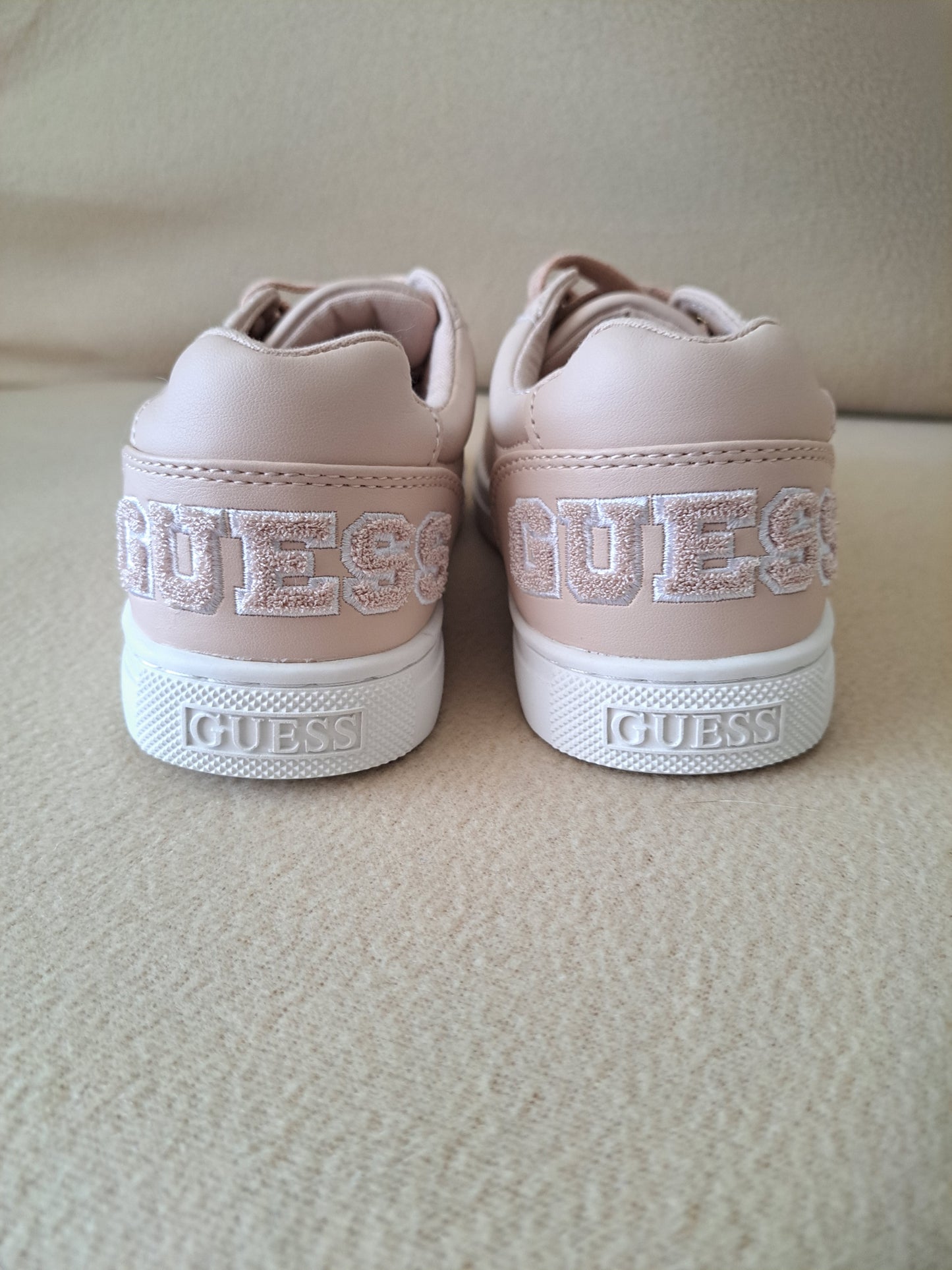 ZAPATILLA NIÑA GUESS