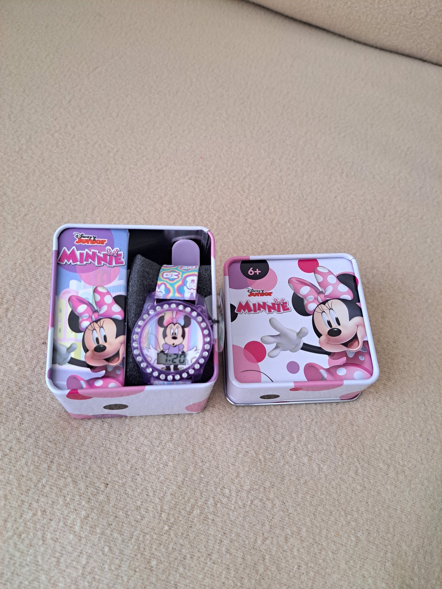 RELOJ MINNIE MOUSE CON LUCES